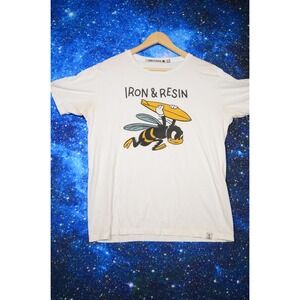 Iron & Resin Shirt Mens Large White Graphic Surf Bee Crewneck Made in USA‎ Tee